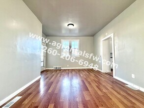 1915 Ellen Ave in Fort Wayne, IN - Building Photo - Building Photo