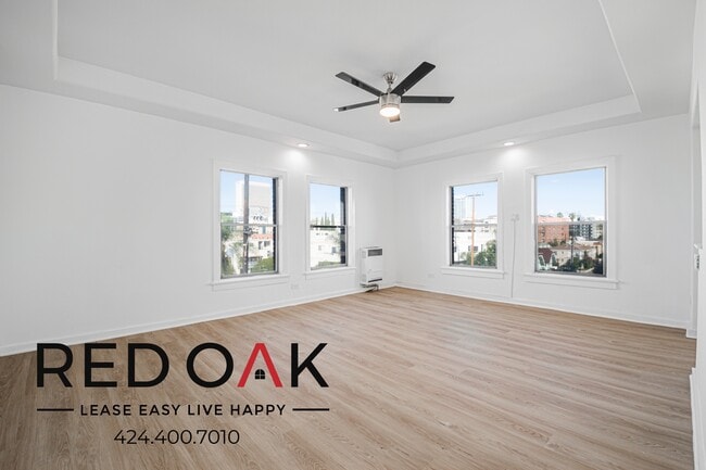 property at 901 S Ardmore Ave