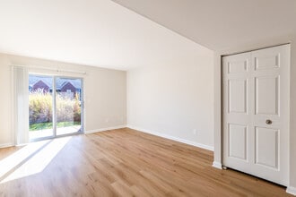 Barclay Place in Charlottesville, VA - Building Photo - Interior Photo
