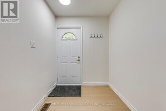 438 Sandmere Pl in Oakville, ON - Building Photo - Building Photo