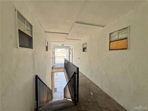 1804 Oasis Dr, Unit 308 in Mission, TX - Building Photo - Building Photo