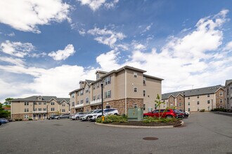 Riverside Arms Apartments in Newark, NJ - Building Photo - Building Photo