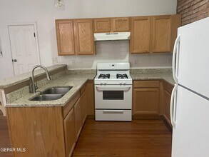 110 W Nevada Ave in El Paso, TX - Building Photo - Building Photo