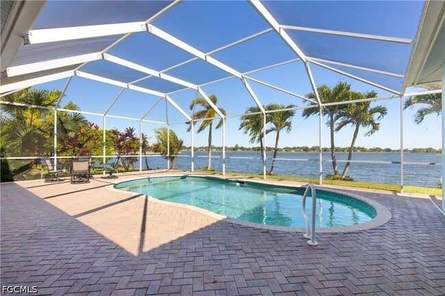 2202 Grove Dr in Naples, FL - Building Photo - Building Photo