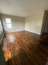 1722 E 2nd Ave in Hutchinson, KS - Building Photo - Building Photo