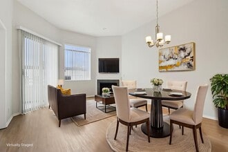 16117 Sunset Blvd in Pacific Palisades, CA - Building Photo - Interior Photo