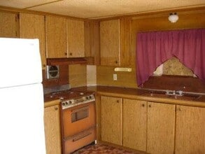 3013 Dennis Ct NE in Canton, OH - Building Photo - Building Photo