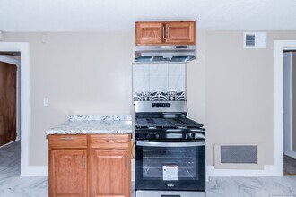 34 Ward St in Bristol, CT - Building Photo - Building Photo