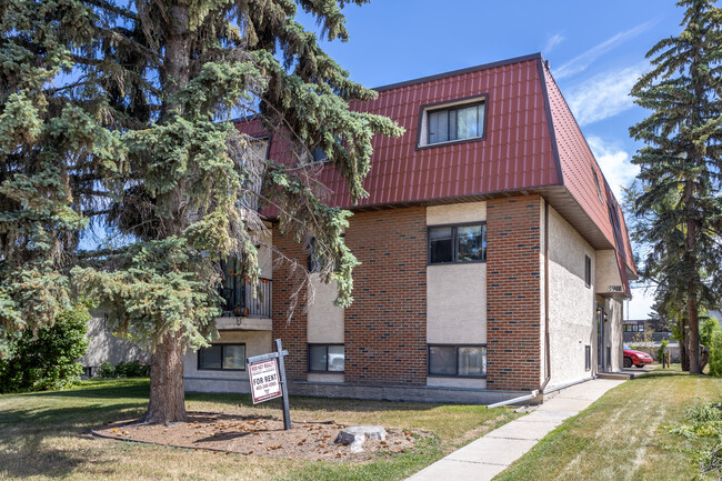 5911 51 Av in Red Deer, AB - Building Photo - Building Photo