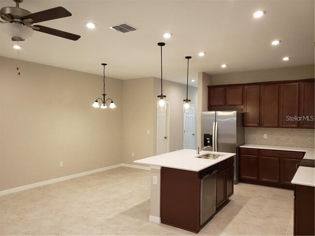 15915 Marina Bay Dr in Winter Garden, FL - Building Photo - Building Photo