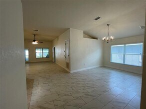 10705 Standing Stone Dr in Wimauma, FL - Building Photo - Building Photo