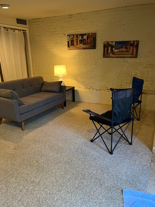 504 E St NE, Unit 504 one-half E ST NE apt. in Washington, DC - Building Photo