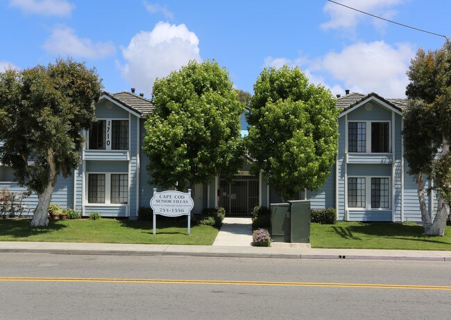 Cape Cod Senior Villas (55+ Senior Community) in Oceanside, CA - Foto de edificio - Building Photo