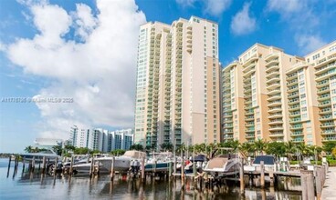 3330 NE 190th St, Unit 2019 in Aventura, FL - Building Photo - Building Photo