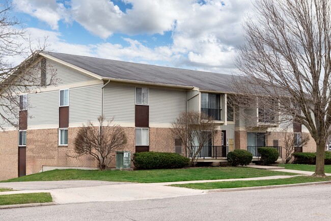 Everett Apartments in Lansing, MI - Foto de edificio - Building Photo