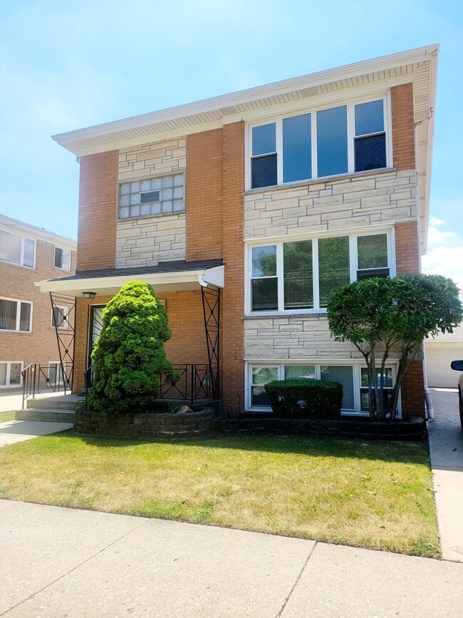 8537 W Foster Ave, Unit #1