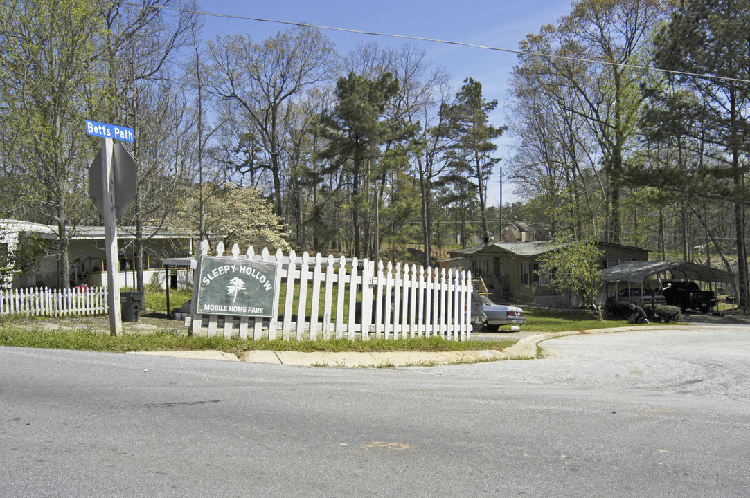 3260 Due West Rd in Dallas, GA - Foto de edificio