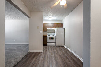 Timber Creek Apartments in Niles, OH - Building Photo - Interior Photo