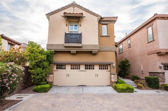 2417 Granada Bluff Ct in Las Vegas, NV - Building Photo - Building Photo