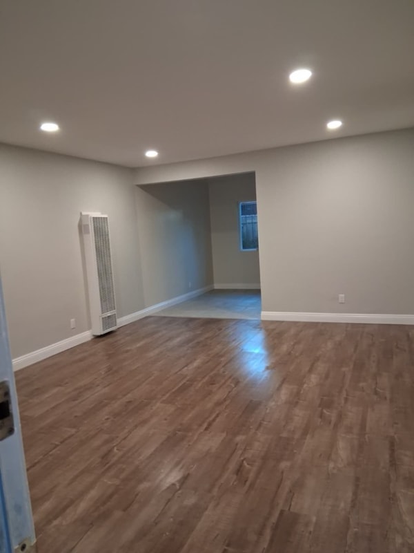 427 W Laurel St in Compton, CA - Foto de edificio - Building Photo