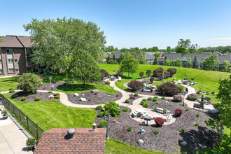 Carriage Hills in Eagan, MN - Building Photo - Building Photo