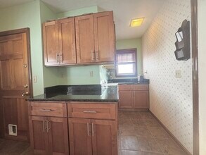 98 Westbourne Ter, Unit 2 in Brookline, MA - Building Photo - Building Photo