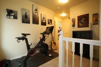 20333 Riverside Dr in Eagle River, AK - Building Photo - Building Photo