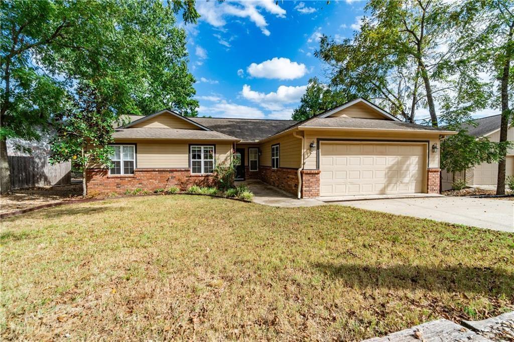 50 May Ln in Bella Vista, AR - Building Photo