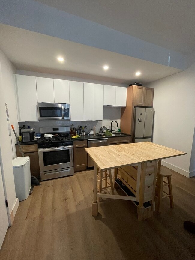 1456 N Kedzie Ave in Chicago, IL - Building Photo - Building Photo