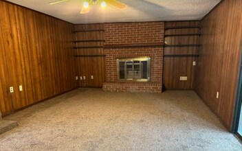 1203 Barack Obama Blvd in Valdosta, GA - Building Photo - Building Photo
