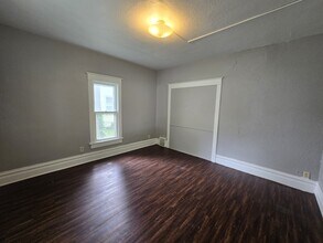 833 Dawson St in Waterloo, IA - Building Photo - Building Photo