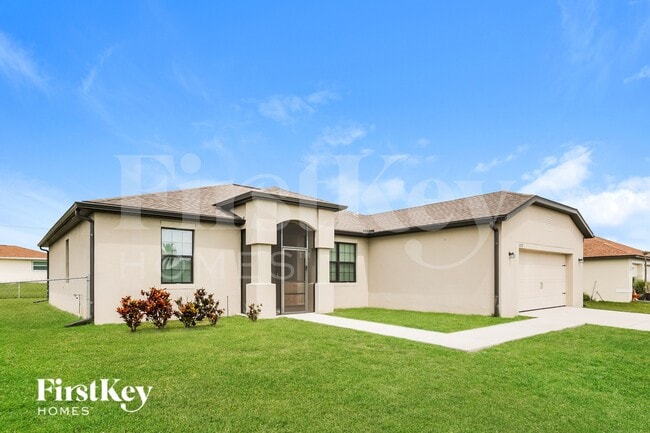 2220 SW 3rd Ave in Cape Coral, FL - Building Photo - Building Photo