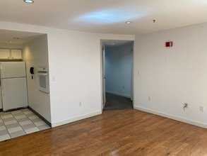 534 Commonwealth Ave, Unit #2D in Boston, MA - Foto de edificio - Building Photo