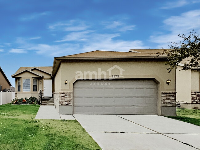 4973 W Badger Ln