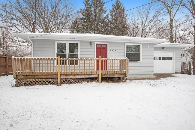 2303 Humphrey St in Kalamazoo, MI - Building Photo - Building Photo