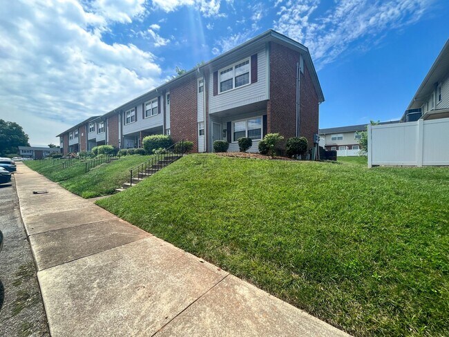 4746 Champion Ct in Greensboro, NC - Building Photo - Building Photo