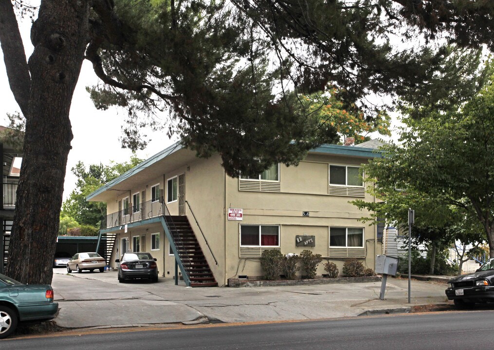 RR Apartments in San Jose, CA - Building Photo