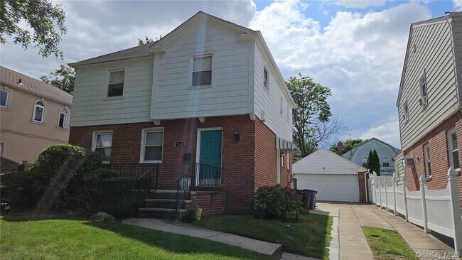 73-64 196th St in Queens, NY - Building Photo - Building Photo