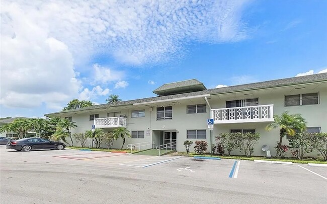 4200 NW 3rd Ct in Plantation, FL - Building Photo - Building Photo