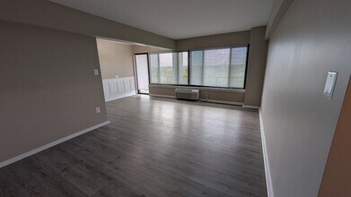 3601 Wisconsin Ave NW, Unit 702 in Washington, DC - Foto de edificio - Building Photo