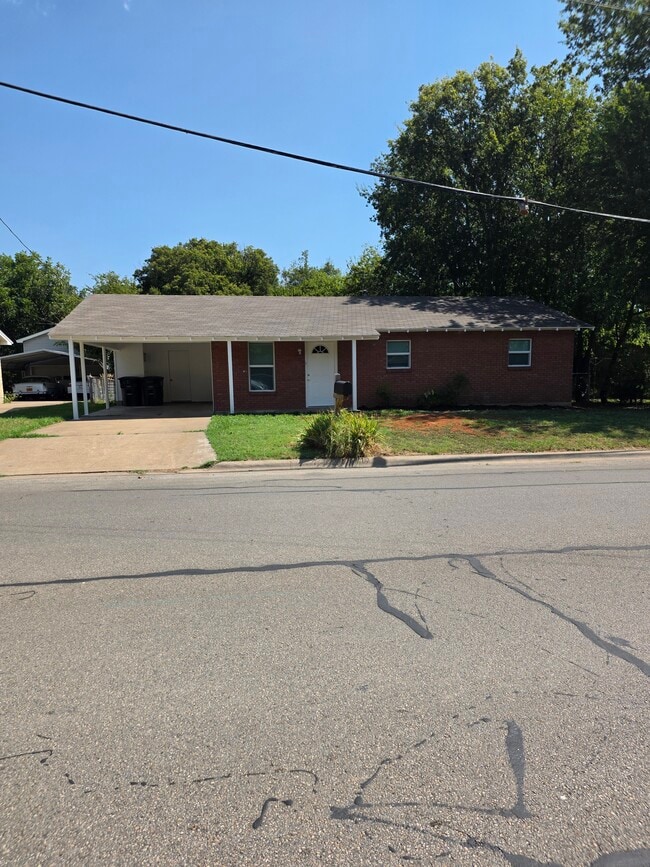 property at 1004 Grand Ave