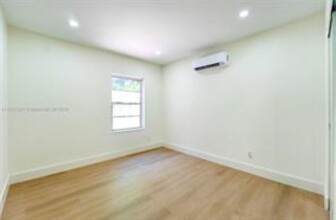 1615 NE 9th St, Unit 3 in Fort Lauderdale, FL - Foto de edificio - Building Photo