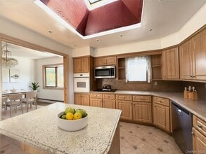 3 Flower Ln in Glen Cove, NY - Building Photo - Building Photo