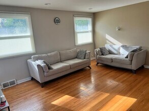 11 Elizabeth Ct in Lombard, IL - Building Photo - Building Photo