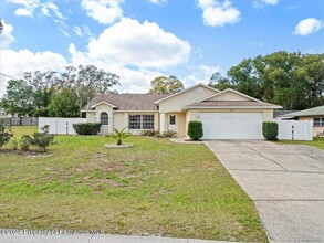 1335 Bentley Ave, Unit 505 in Spring Hill, FL - Building Photo - Building Photo