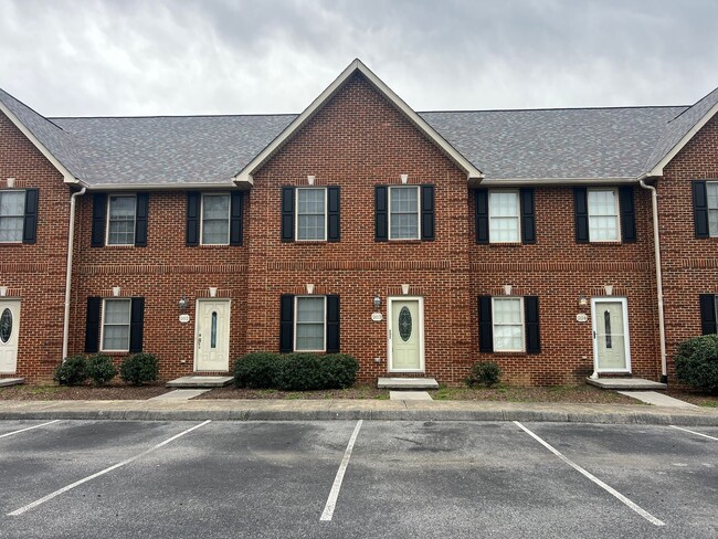 1709 Cherokee Rd in Johnson City, TN - Building Photo - Building Photo