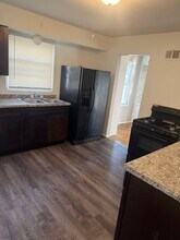 3000 W Carmen Ave in Milwaukee, WI - Building Photo - Building Photo