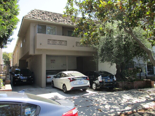 1538 Granville Ave in Los Angeles, CA - Building Photo - Building Photo