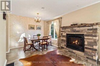 249 Hodgson Dr in Newmarket, ON - Building Photo - Building Photo