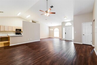 33303 Lake Bend Cir in Leesburg, FL - Building Photo - Building Photo